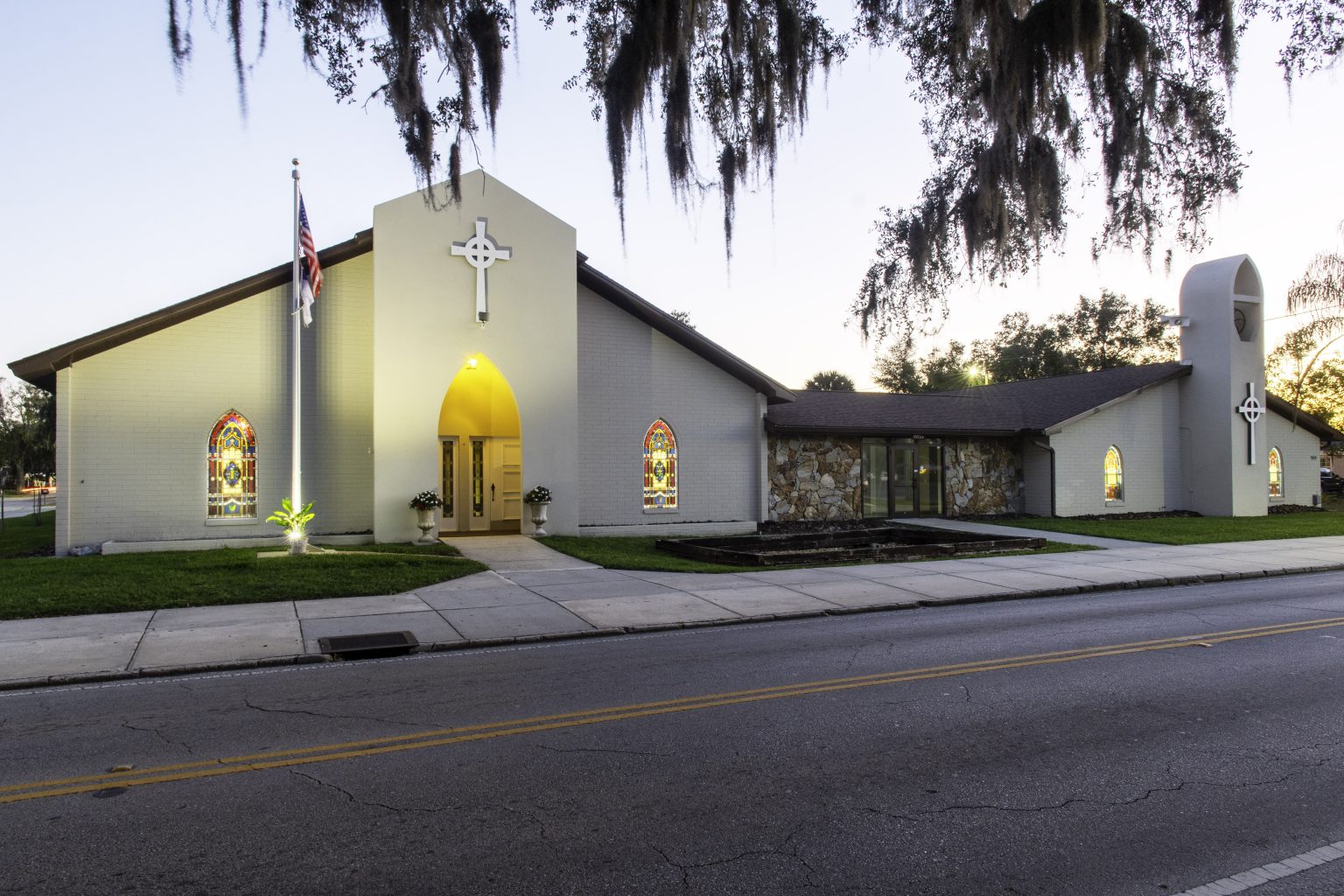 Exterior view of Saint Cloud Presbyterian Church in Saint Cloud, Florida, a welcoming PC(USA) church serving the local community.